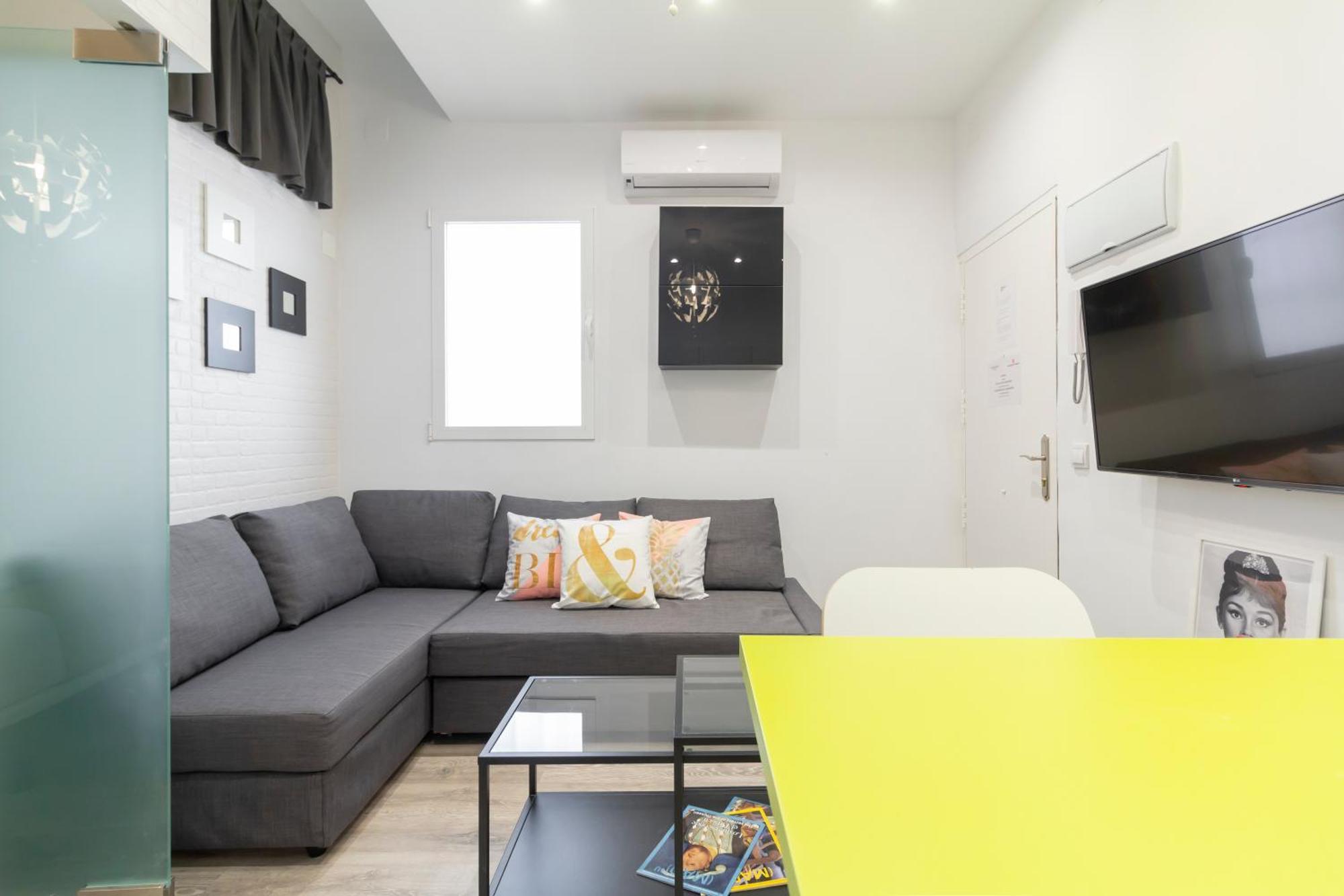 Ronda De Valencia Apartamento Мадрид Екстериор снимка