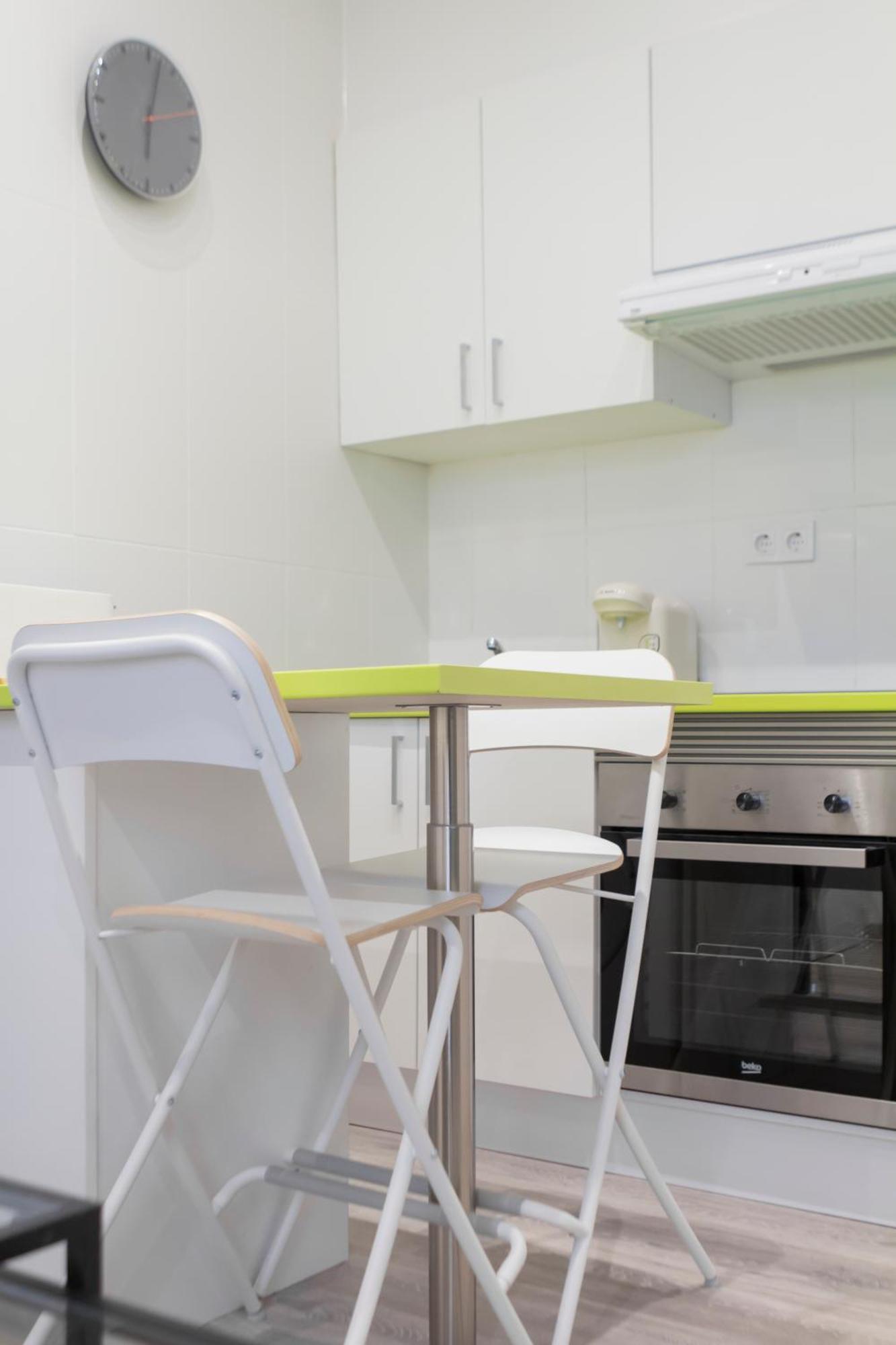 Ronda De Valencia Apartamento Мадрид Екстериор снимка