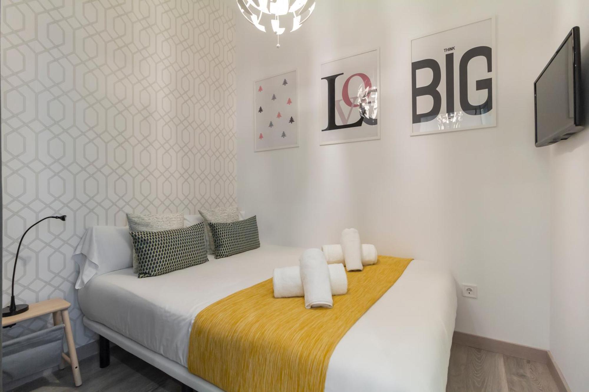 Ronda De Valencia Apartamento Мадрид Екстериор снимка