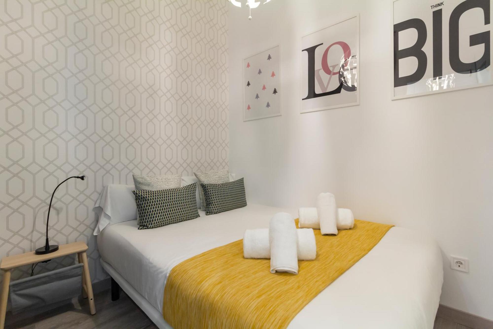 Ronda De Valencia Apartamento Мадрид Екстериор снимка