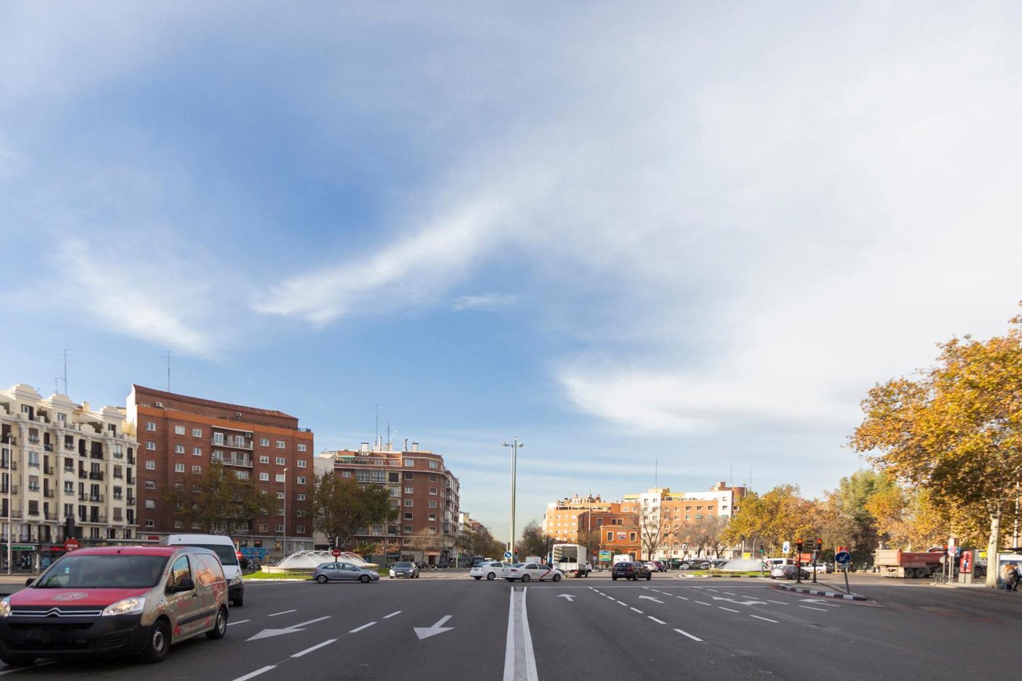 Ronda De Valencia Apartamento Мадрид Екстериор снимка