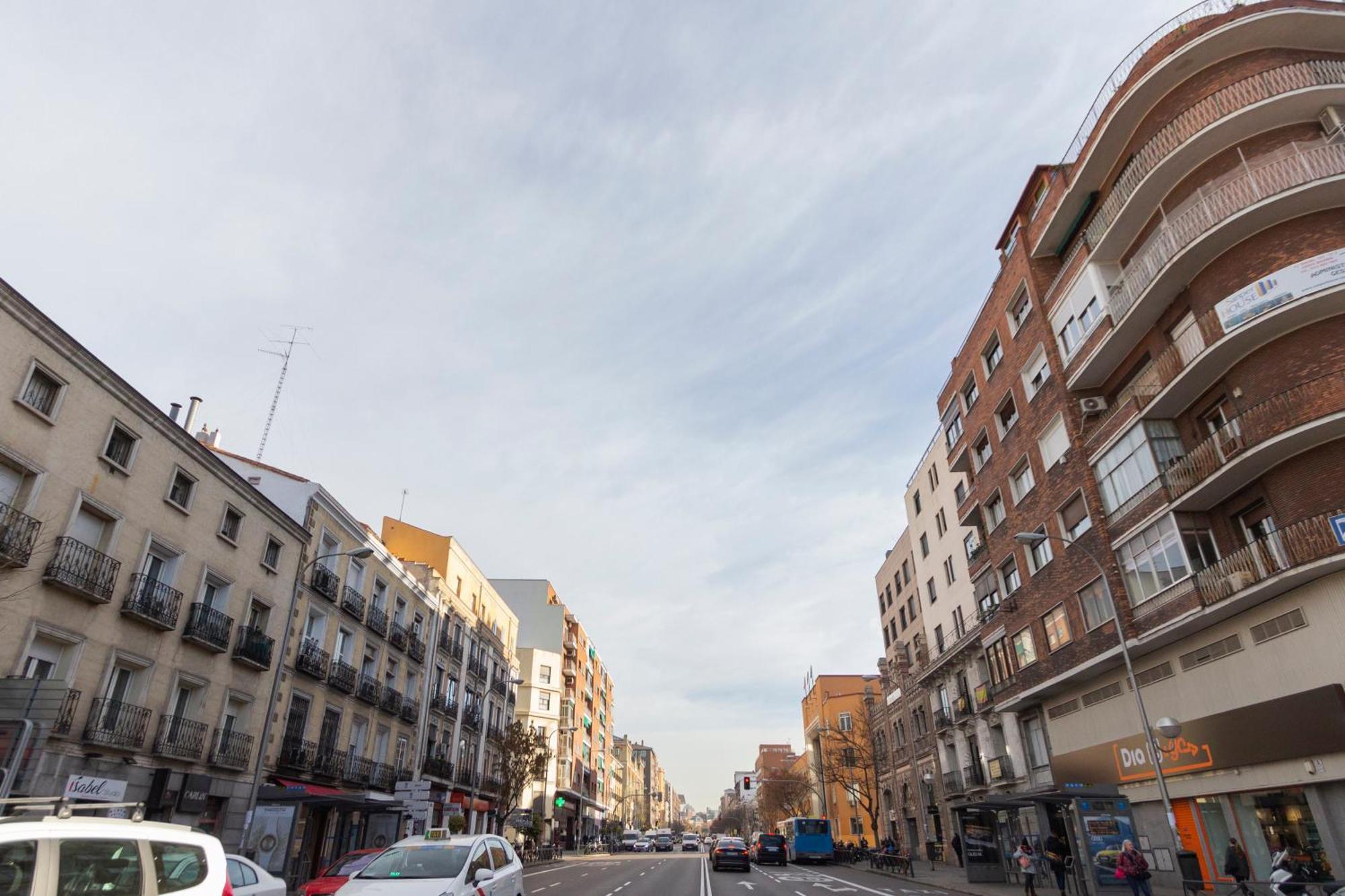 Ronda De Valencia Apartamento Мадрид Екстериор снимка
